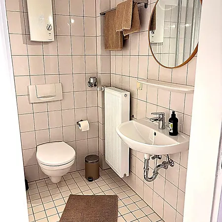 Neudorf - Nähe Hbf&15 Min Zum Flughafen Düsseldorf Apartment *
